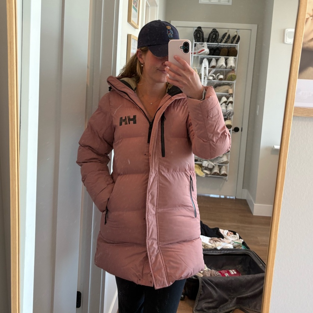 Ash Pink Medium Helly Hansen Parka! - Picture 2 of 5